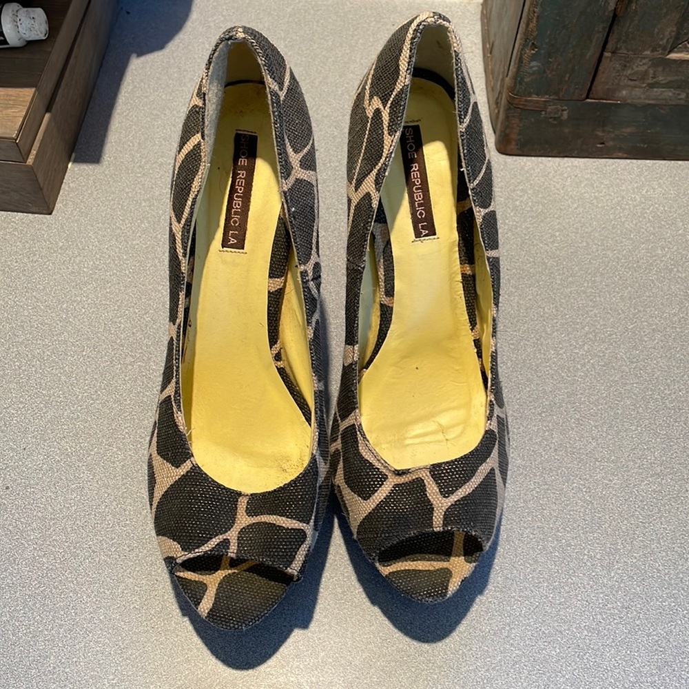 Shoe Republic LA Open toe leopard print stiletto